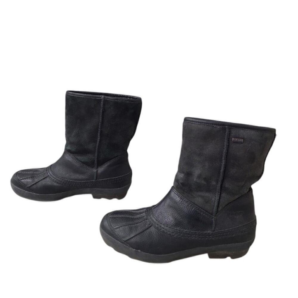 UGG Womens Size 7 Event Snowpeak Waterproof Rubber Bottom Short Black Booties